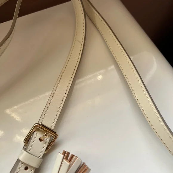 VINTAGE Dooney & Bourke Signature Letter Carrier crossbody bag - Picture 4 of 10